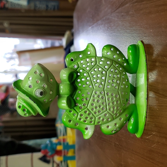revere mfg. Other - Revere Mfg. USA Vintage 🐢 Turtle Earring Holder Display